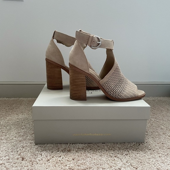 Marc Fisher Vixen Peep Toe Sandal - Picture 6 of 8